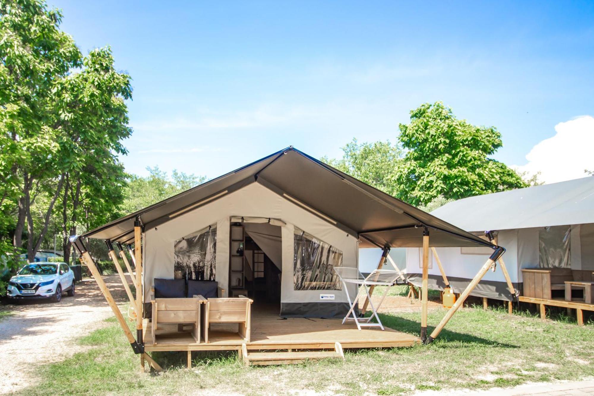 Easyatent Safari Tent Lanterna Červar-Porat Camera foto