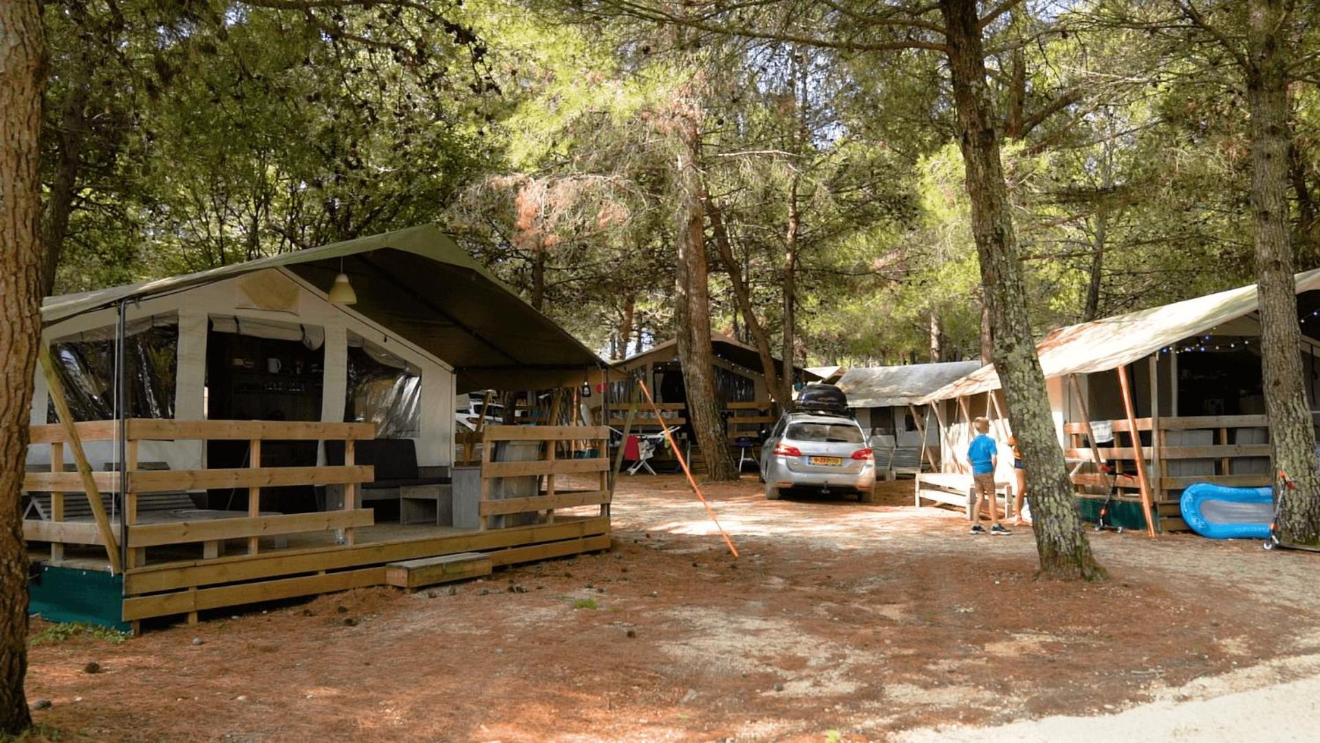 Easyatent Safari Tent Lanterna Červar-Porat Camera foto