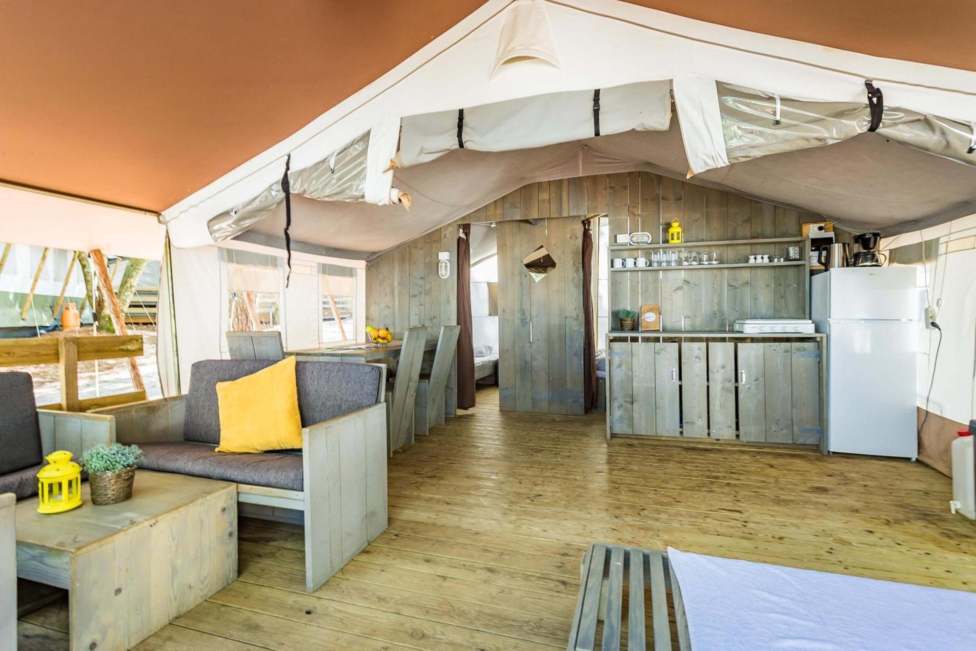 Easyatent Safari Tent Lanterna Červar-Porat Camera foto