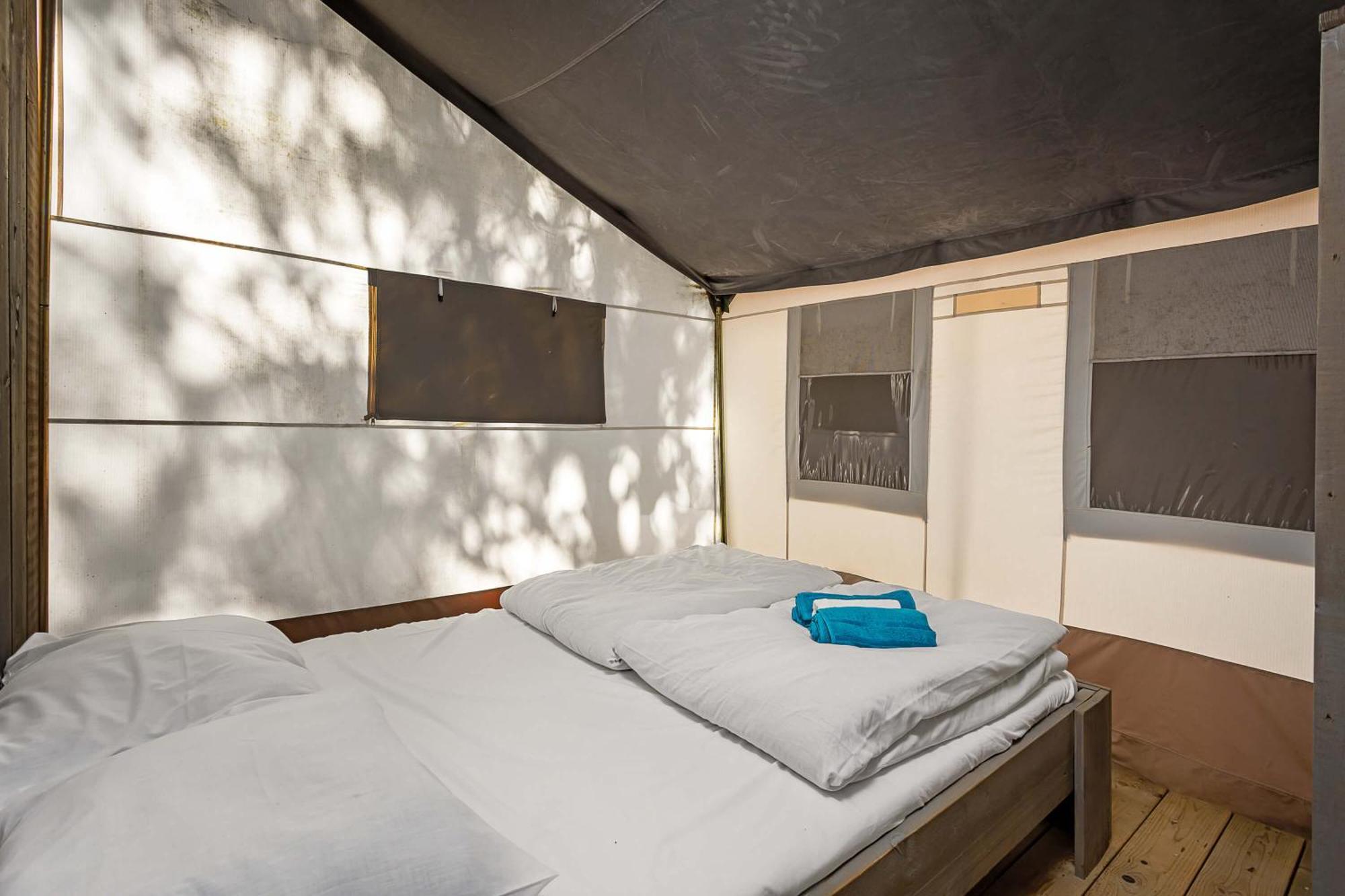Easyatent Safari Tent Lanterna Červar-Porat Camera foto