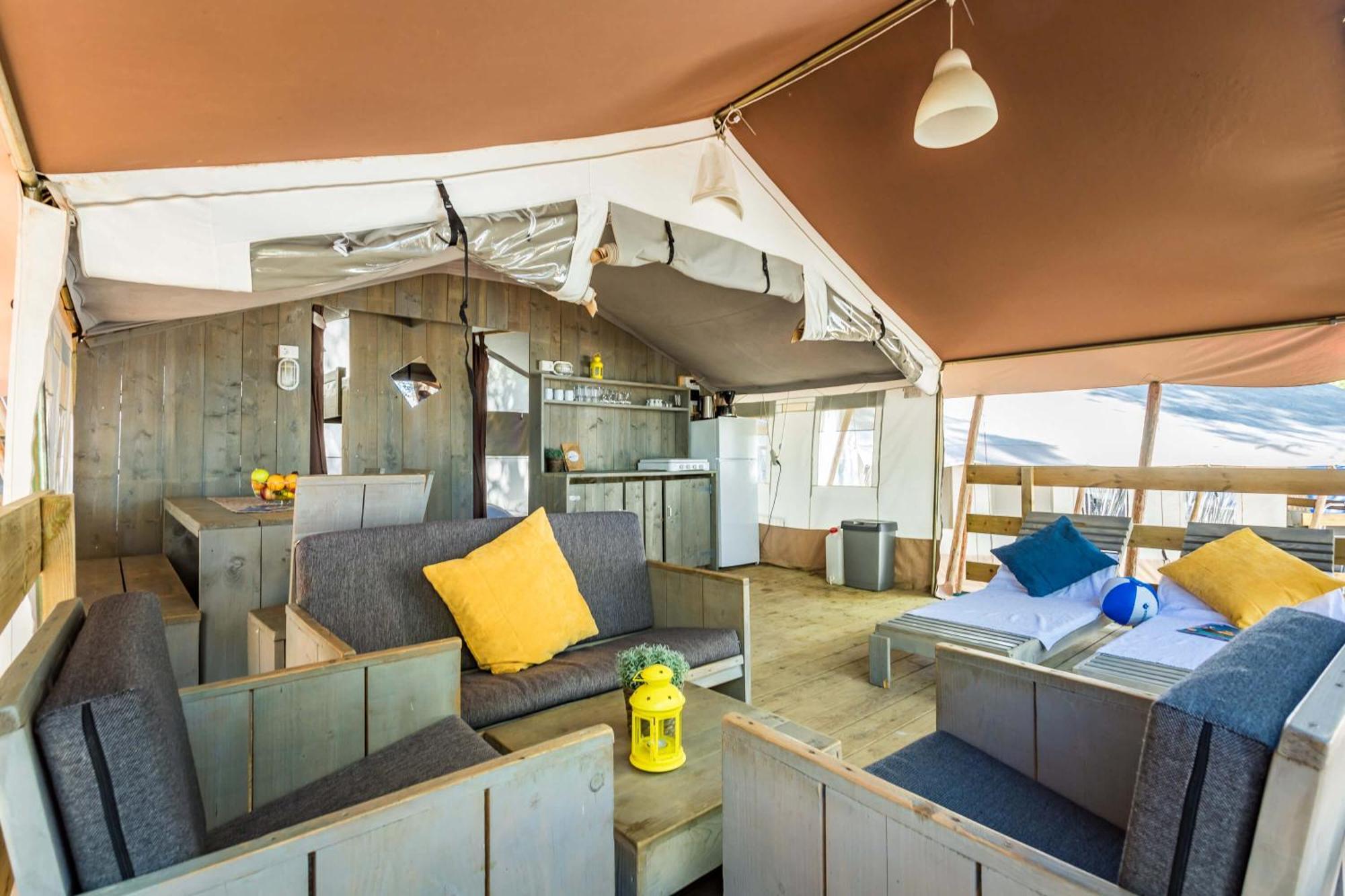 Easyatent Safari Tent Lanterna Červar-Porat Camera foto