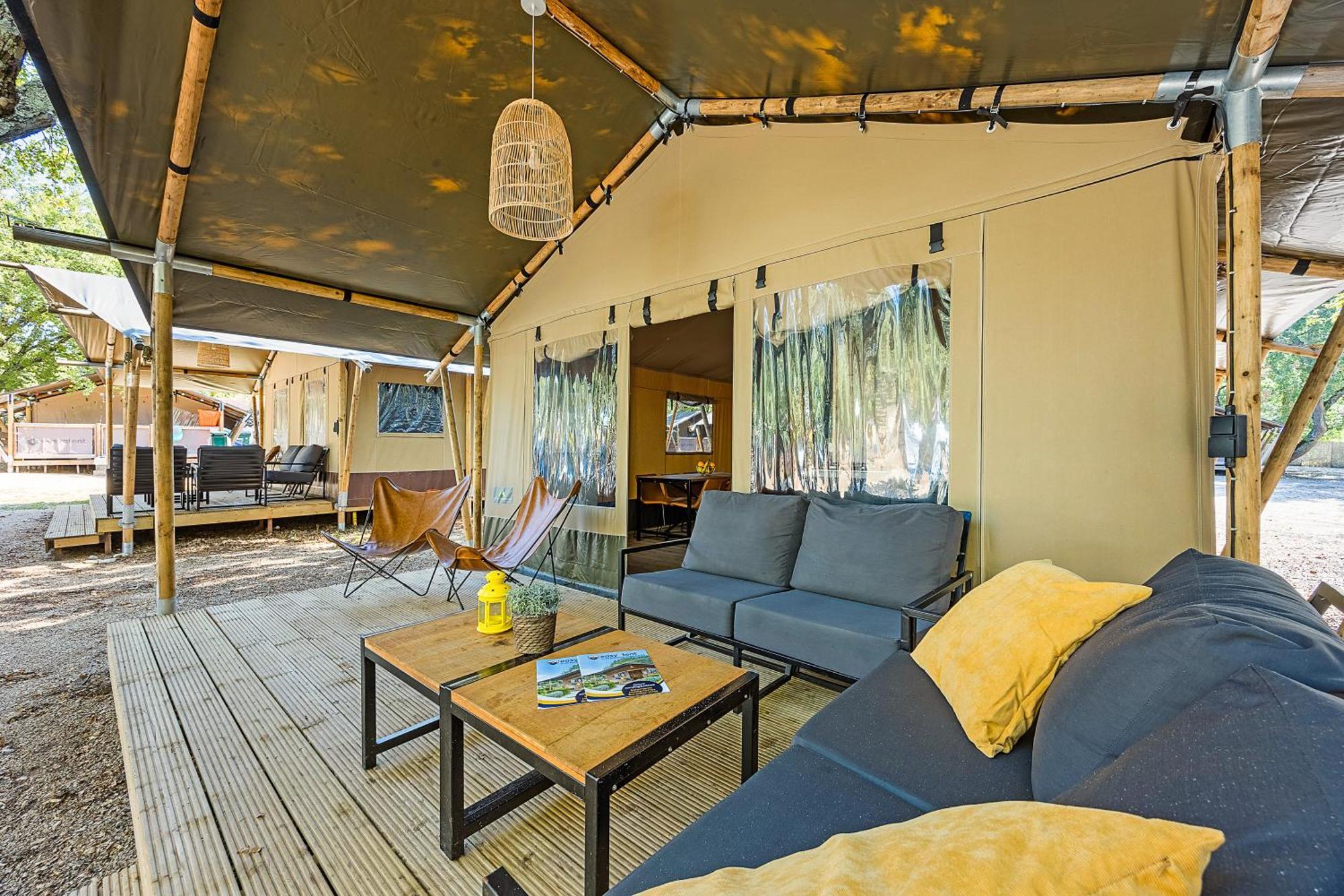 Easyatent Safari Tent Lanterna Červar-Porat Camera foto