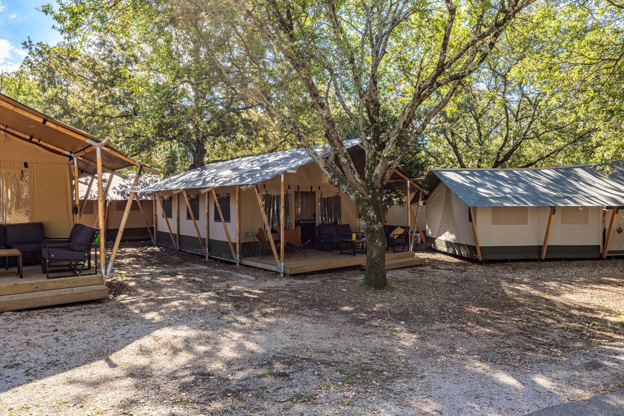 Easyatent Safari Tent Lanterna Červar-Porat Camera foto