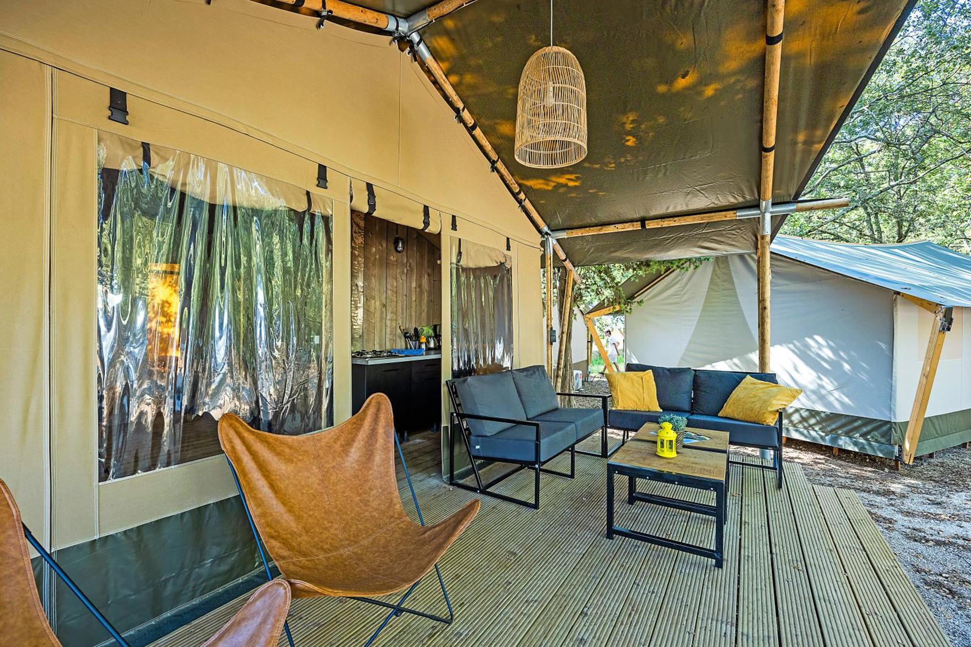 Easyatent Safari Tent Lanterna Červar-Porat Camera foto