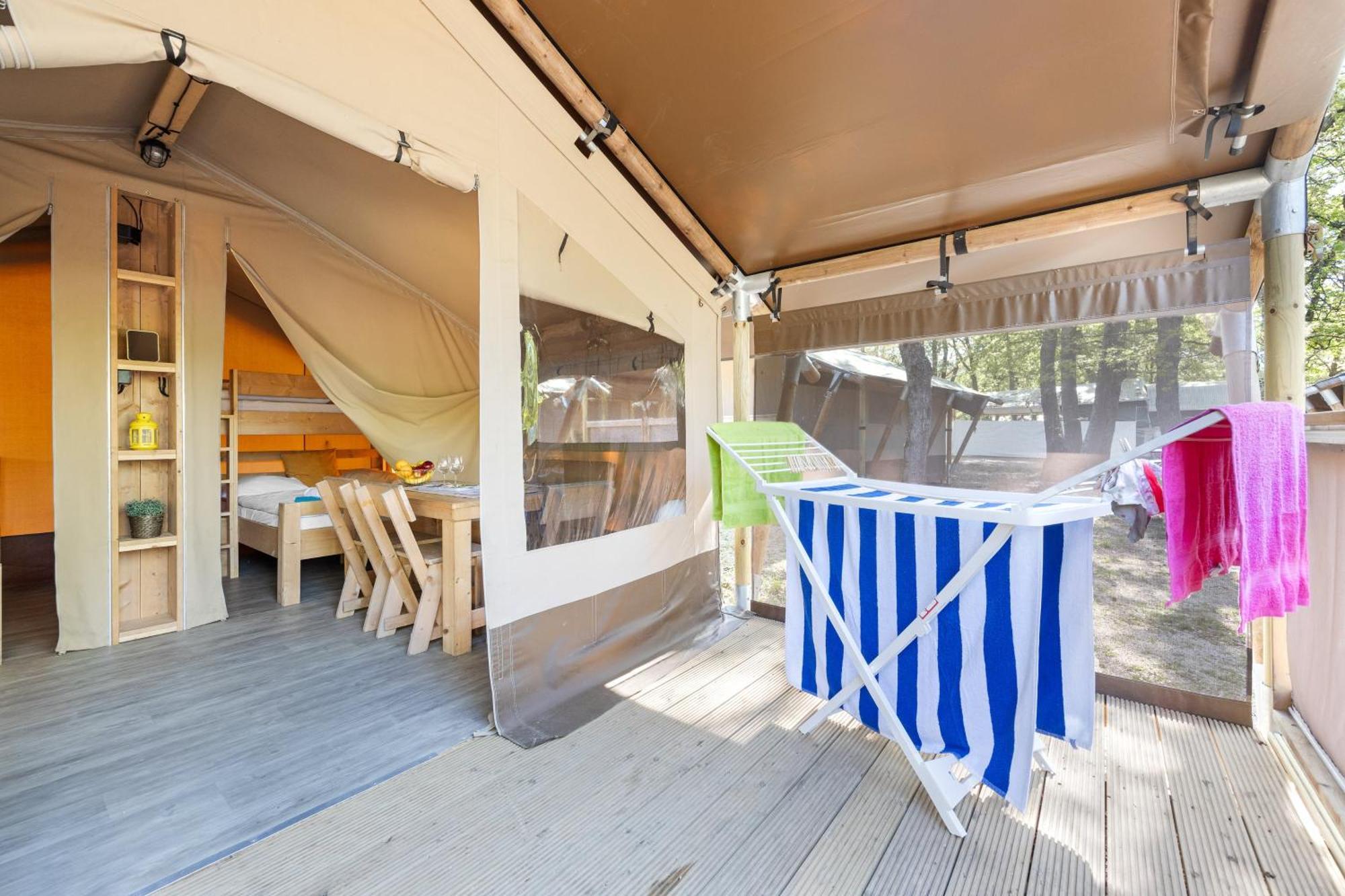 Easyatent Safari Tent Lanterna Červar-Porat Camera foto