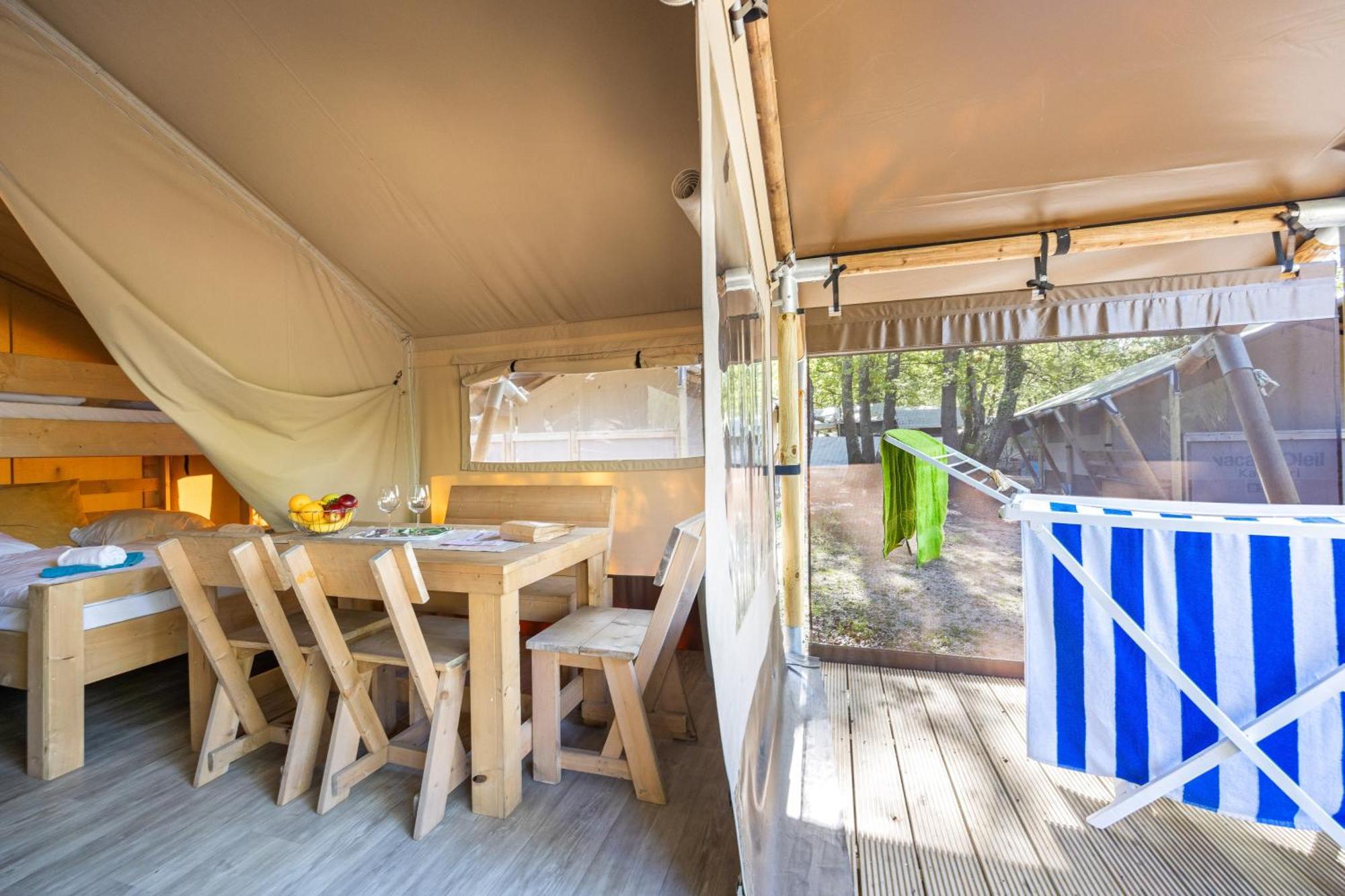 Easyatent Safari Tent Lanterna Červar-Porat Camera foto