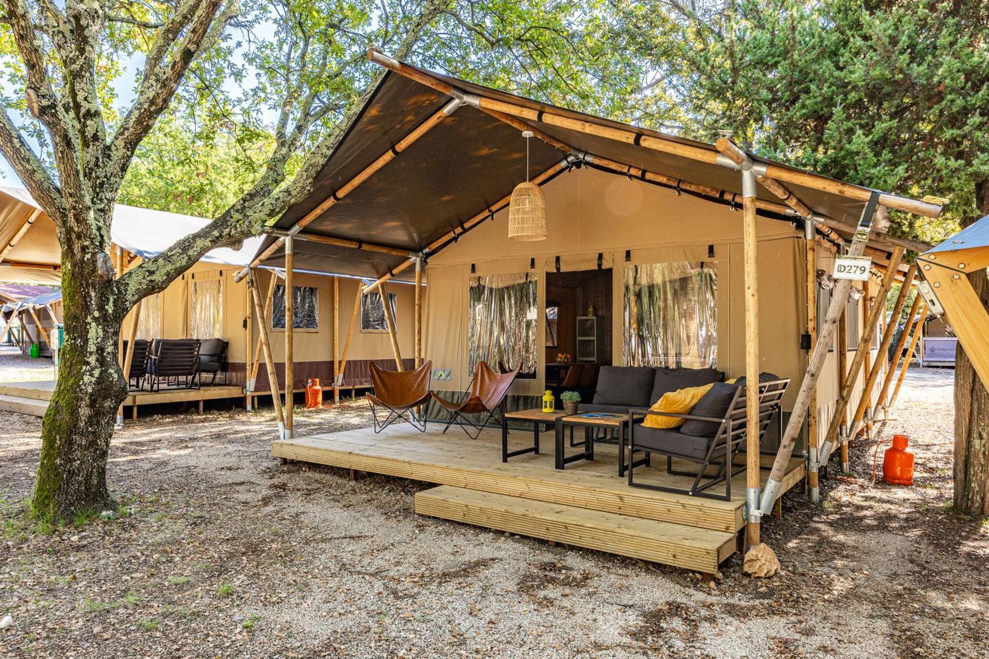 Easyatent Safari Tent Lanterna Červar-Porat Camera foto