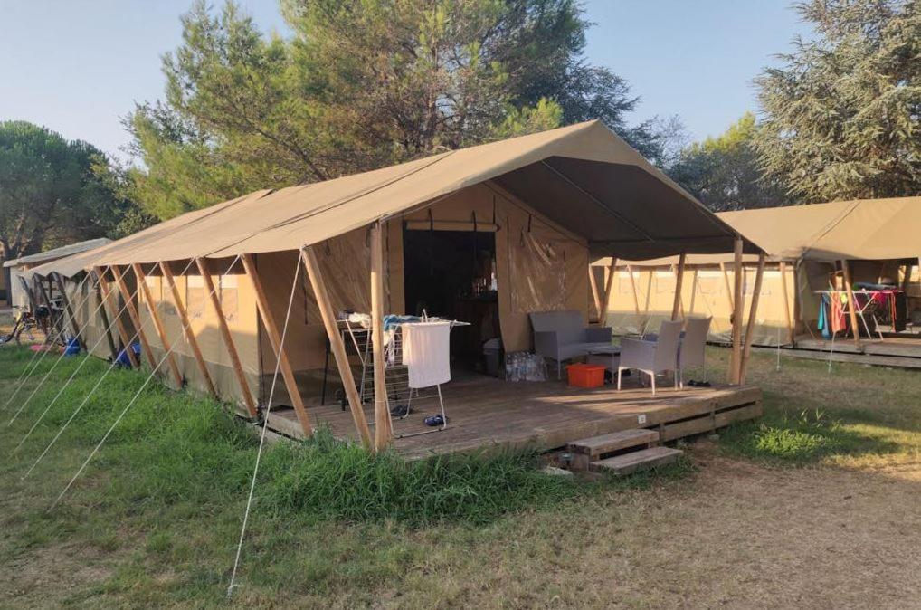 Easyatent Safari Tent Lanterna Červar-Porat Camera foto